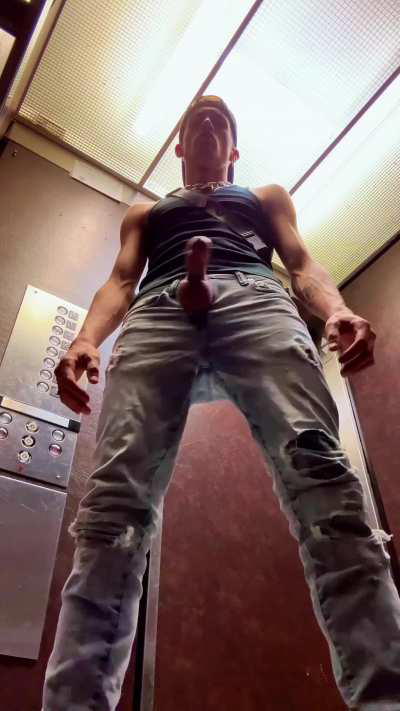 Risky elevator fun 😈🍆