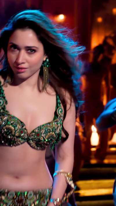 I wanna grab the chubby milky cow Tamannaah Bhatia from the back squeezing her milky navel while backshotting her ass