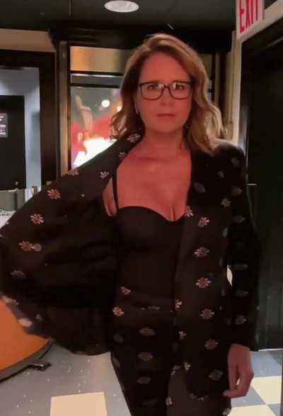 Jenna Fischer Teasing