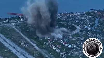 Footage of the destruction of a temporary deployment point of the Ukrainian Armed Forces. Reportedly, the Russian Armed Forces used the Izdeliye 9-A-7759 “Grom-1” guided missile and bomb system against the enemy, which is a guided missile with a high-expl