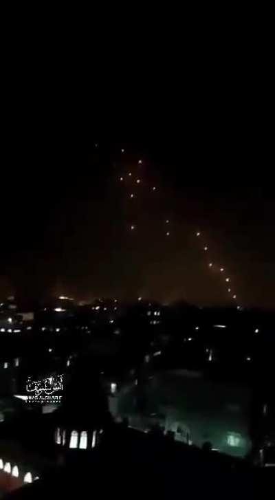 Massive volley of rockets launched from Gaza; Iron Dome launches interceptors [08/05/2022]