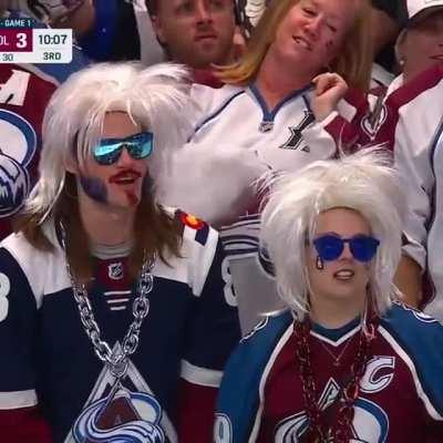 Colorado Avalanche fans rendition of “All the Small Things” tonight was so loud the ref delayed a puck drop.