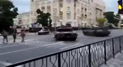 Wagner Private Military Company tanks have surrounded the Russian Defense Ministry in Rostov