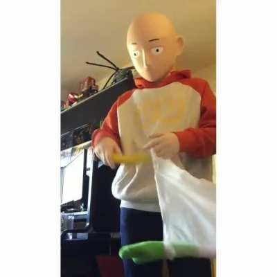 Here is my other cosplay of Saitama wearing his iconic oppai hoodie!