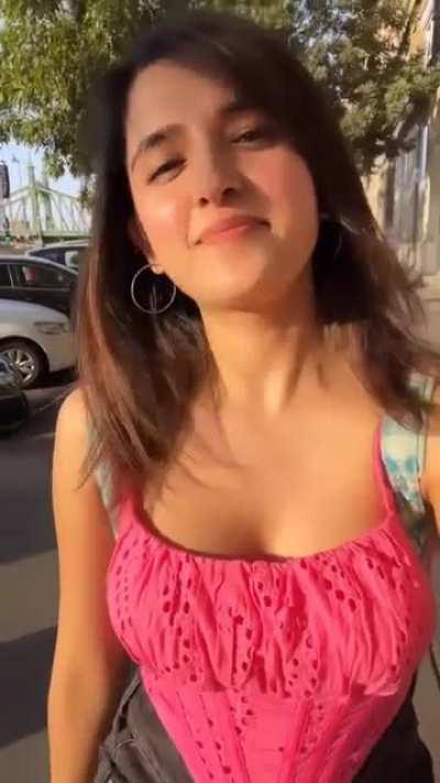 Shirley setia 🤩