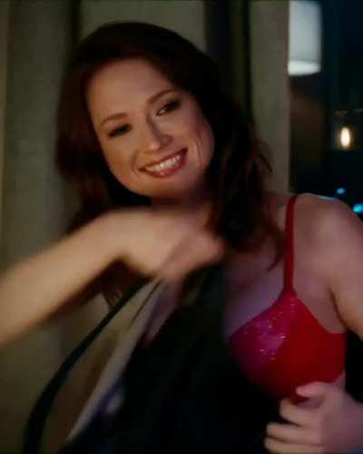 Ellie kemper.. In a red bra