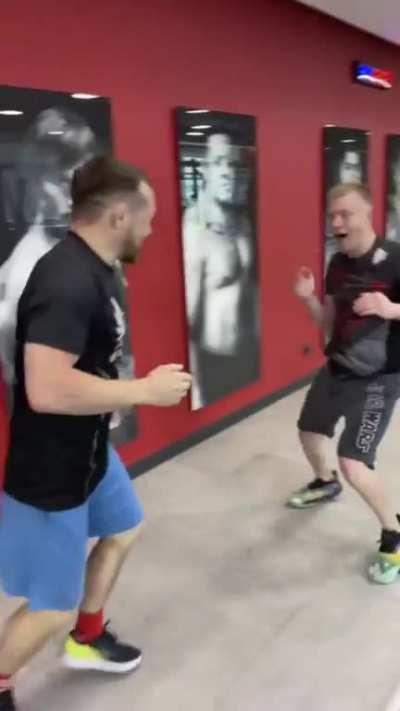 Former UFC Champ Petr Yan takes some time out of his day to touch spar a fan