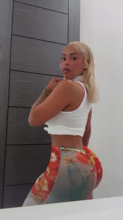 😍😍😍🍑