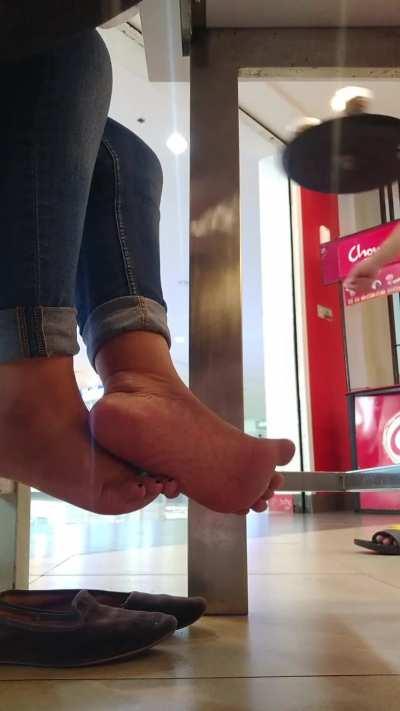 Exposing my soles in public (Chow King)