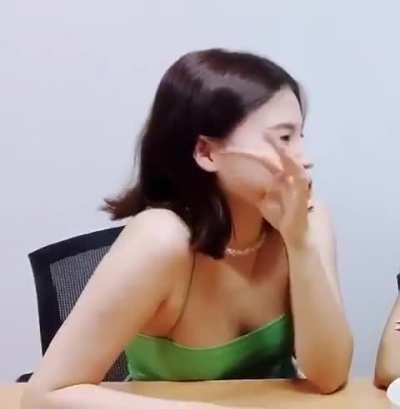 Nancy (Ex-MOMOLAND) (Boob Jiggle🍈🍈)