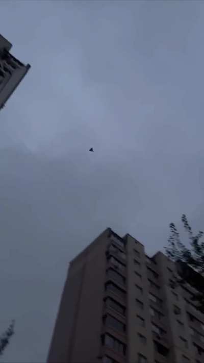 Shaheed flying over burning residential burning in Kyiv, today, 02.11.2024