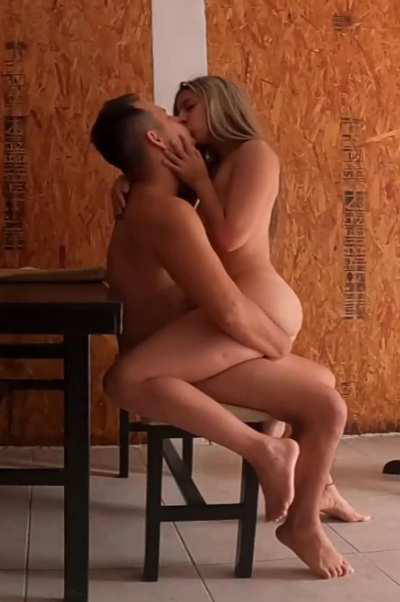 Couple cuddling on dining table - En la Cocina - Fantasyporn05