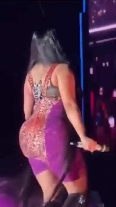 🍑🍑