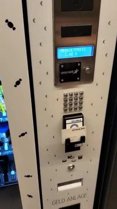 First time i recorded this vending machine because sometimes it doesnt work. This happened.