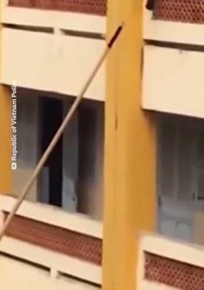 Unusual way to Enter a Building used by Vietnamese Police