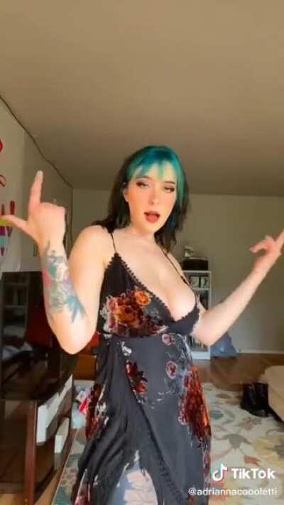 Her hottest tik tok