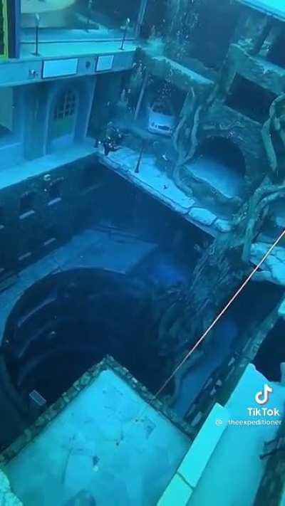 This pool in Dubai contains an underwater city