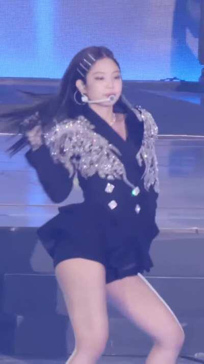 BLACKPINK - Jennie Jiggles