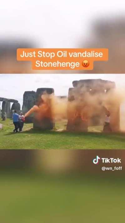Just stop oil protestors vandalize the Stonehenge