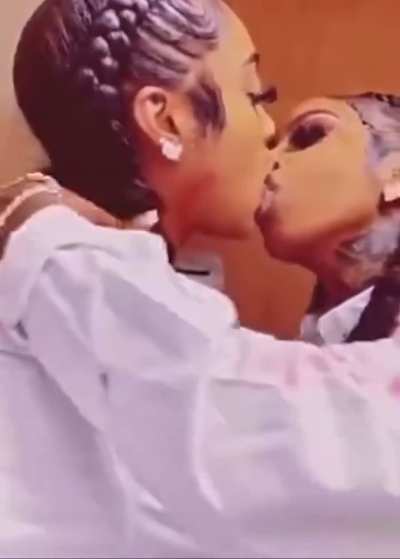 BlackGirlsKissing