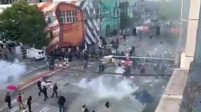 Seattle tear gassing protestors on day 1 of the tear gas ban