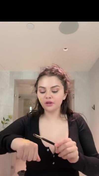 Big Boobs Selena gomez