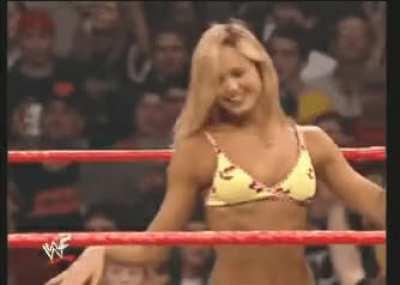 The hottest defeat of Torrie Wilson's pathetic wrestling career. Getting pinned and mocked by of all people Stacy Keibler 😳🤣🤩