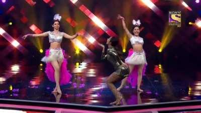 Malaika mommy's latest hot dance performance in full HD