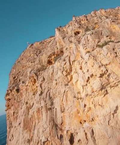 🔥 Diving cliffs as a seagull