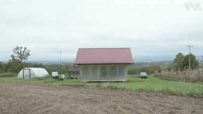 Self taught inventor built a rotating house for his wife to enjoy better views. Thanks to electric motors and an old military vehicle wheels.