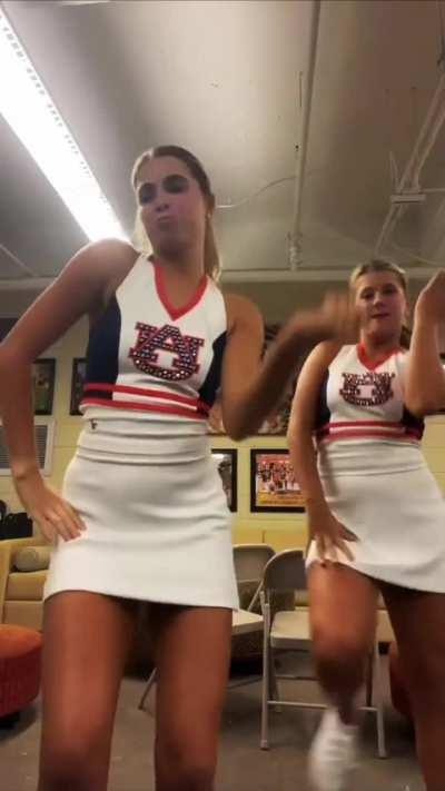 Auburn Cheerleader 