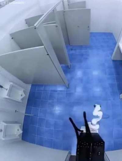 Fully automatic toilet cleaning robot.