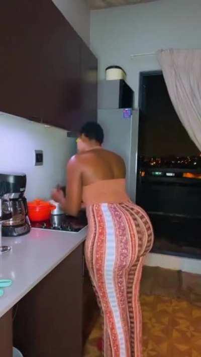 Only one thing need eating in that kitchen 😋😋😋😋