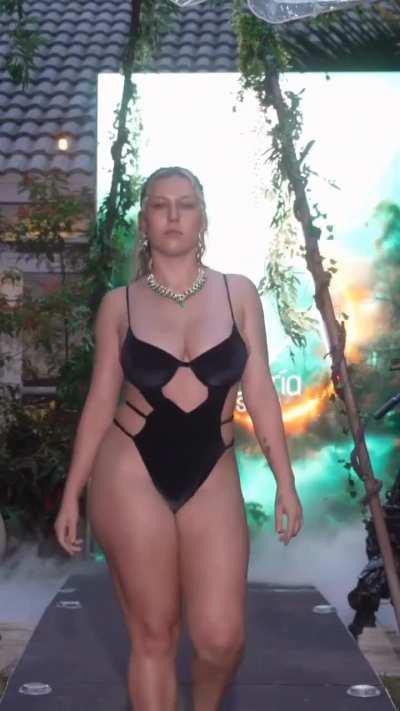 Claire Grimes (Euforia Swimwear/Jungle Swim Show 2024)