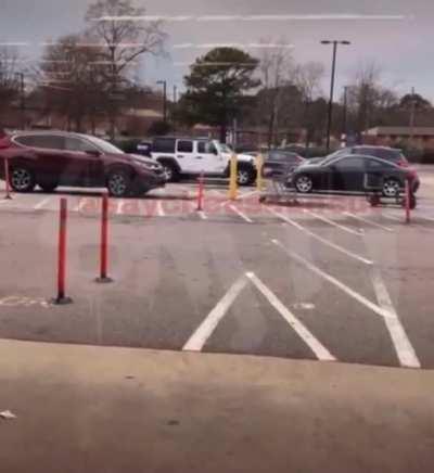 Man gets into a argument and goes to his car to get the gun