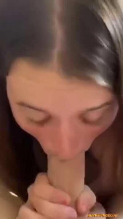 Teenage Girl Loves To Giving Head To Her Boyfriend