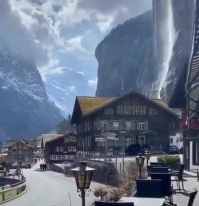 🔥 A fascinating view of the Swiss village of Lauterbrunnen,switzerland.