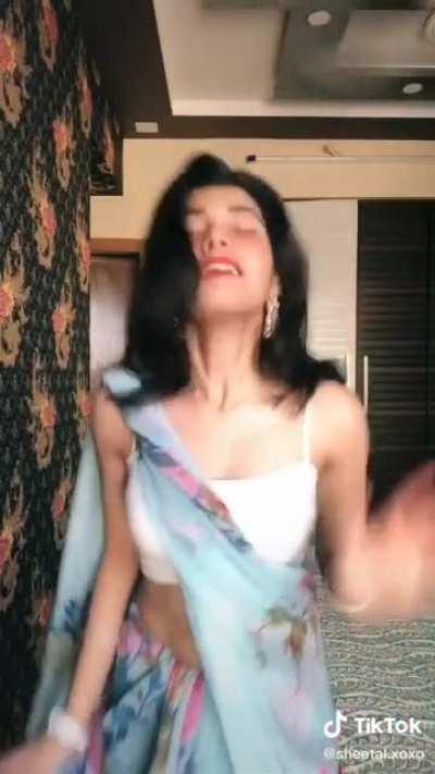 Sheetal in a Sexy Saree - Tik Tok