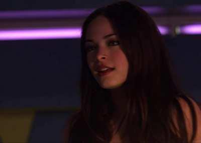 Kristin Kreuk strips to underwear in Smallville