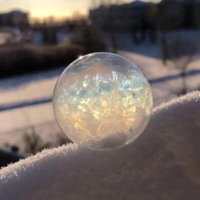 Blowing a bubble at -30 degrees Celsius