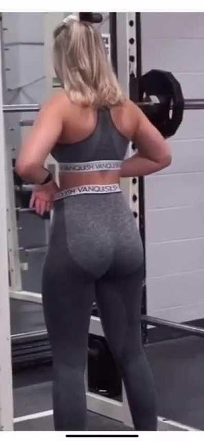 Booty jiggle