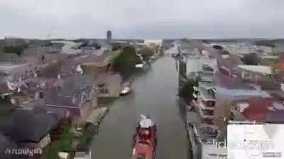 A time-lapse camera mounted 30m above the river shows the route from Amsterdam to Rotterdam via the Dutch waterways. (Full 4k video in comments)