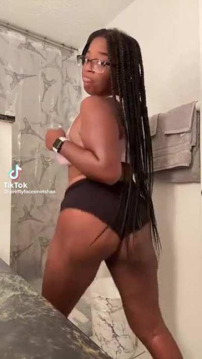 ebonytiktokqueens - Video #4753