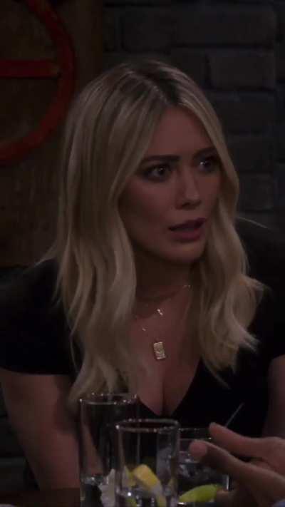 Hilary In How I Met Your Father (S01 E01)