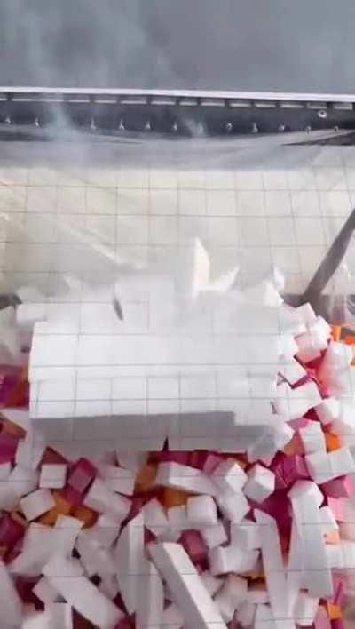 Recycling styrofoam for packaging 