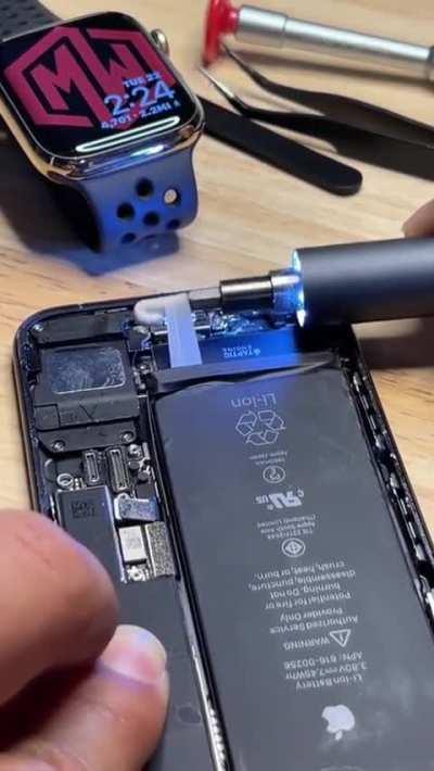 Removing the double sided tape for a battery replacement