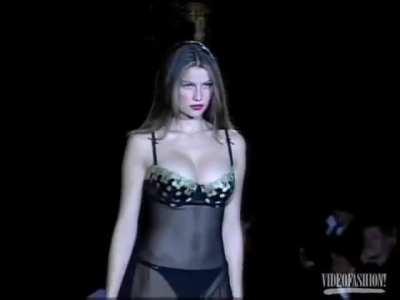 Laetitia Casta Victoria Secret 1998 catwalk. I could watch this all day.