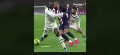 Neymar slices Bordeaux defenders