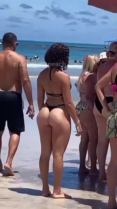 🍑 on the beach 