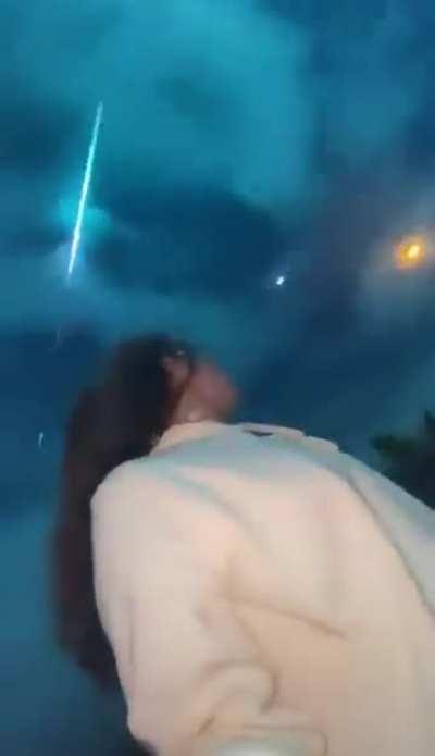 Meteor just seen in Portugal (23h45)